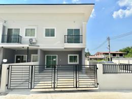 ทาวน์โฮมหลังใหญ่ใหม่ในเมือง ห้วยกะปิ 12ใกล้อ่างศิลา ทาวน์โฮมหลังใหญ่ใหม่ในเมือง ห้วยกะปิ 12ใกล้อ่างศิลา