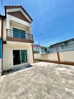 บ้านทาวน์โฮมมือ1ทำเลดี  เขาน้อย-เฉลิมไทย เมืองชลบุรี