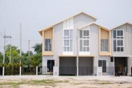 บ้านอารักษ์. 2ชั้น สไตล์มินิมอล หนองตำลึง