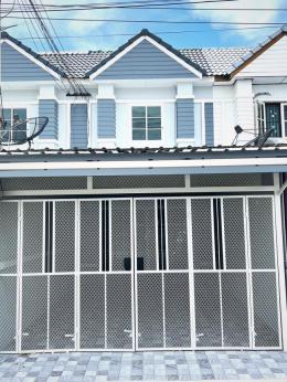 หมู่บ้านวรางค์ทอง. ตลาดสิรัชชา-ดอนหัวฬ่อ