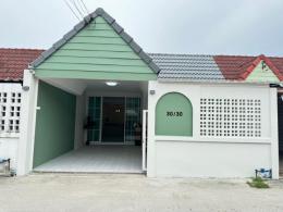 หมู่บ้านหลังคาแดง(จันทร์อำนวย)   พนัสนิคม