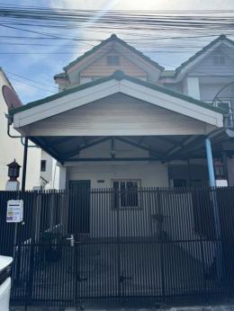 หมู่บ้านมณีแก้ว. ใกล้ถนนข้าวหลาม