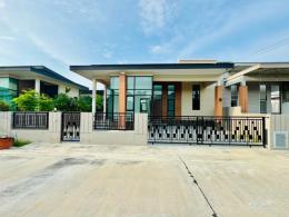 หมู่บ้านแสนมณีเนเจอร์. วัดศรี บ้านเก่า-พานทอง