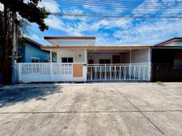 หมู่บ้านภัทรแกรนด์ทาวน์ ทำเลบึง. ศรีราชา