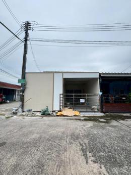 หมู่บ้านพานทอง  ทำเลพานทอง