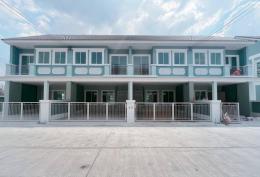 โครงการปานะนนท์  พานทองใกล้ตลาดป้านันท์โครงดารติดถนนใหญ่